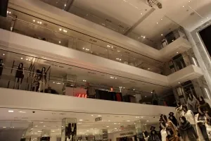 SD240A® 3Hr Accordion Curtain for Corner Conditions with Egress installation photo 7